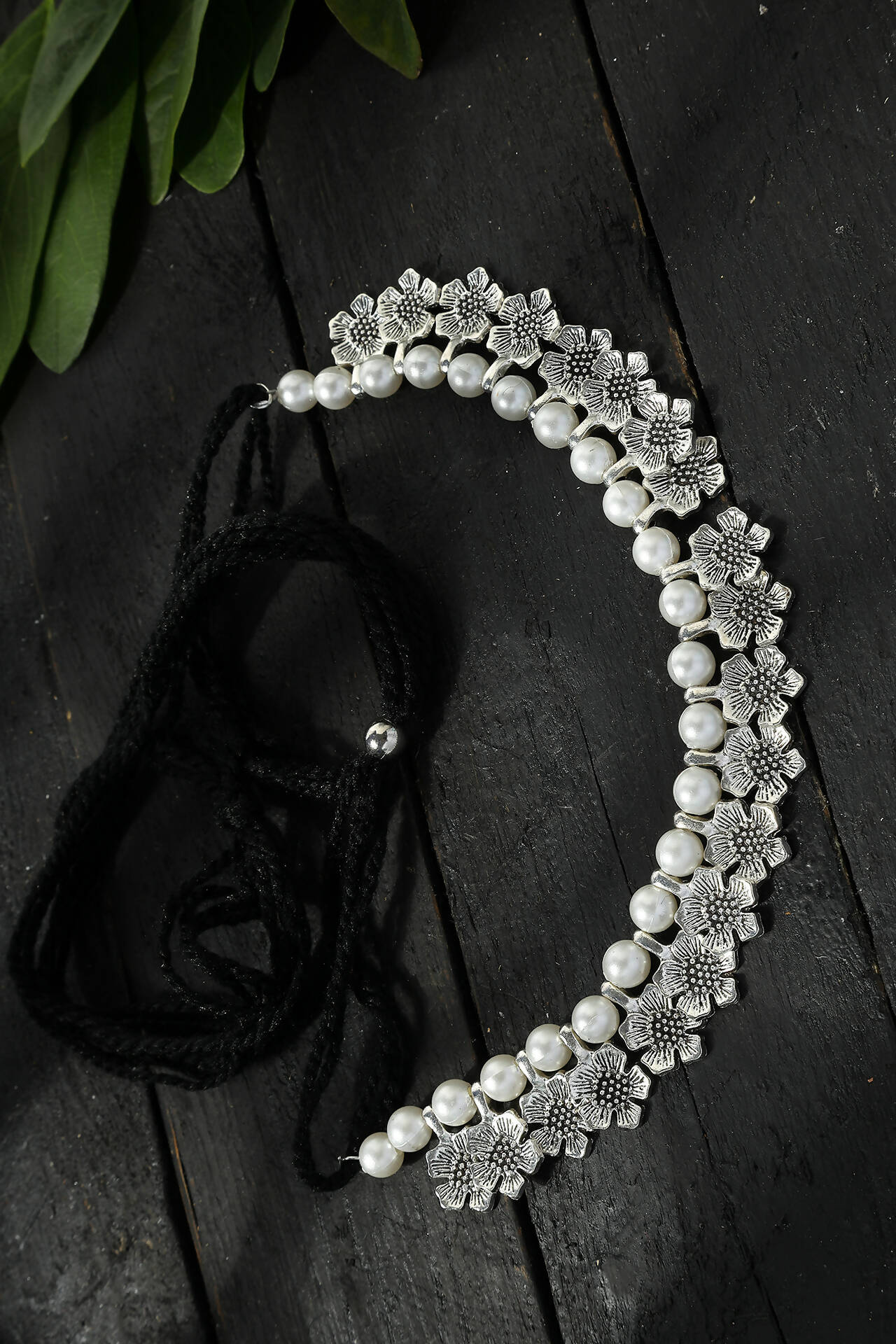 Oxidised silver-plated floral design choker necklace set
