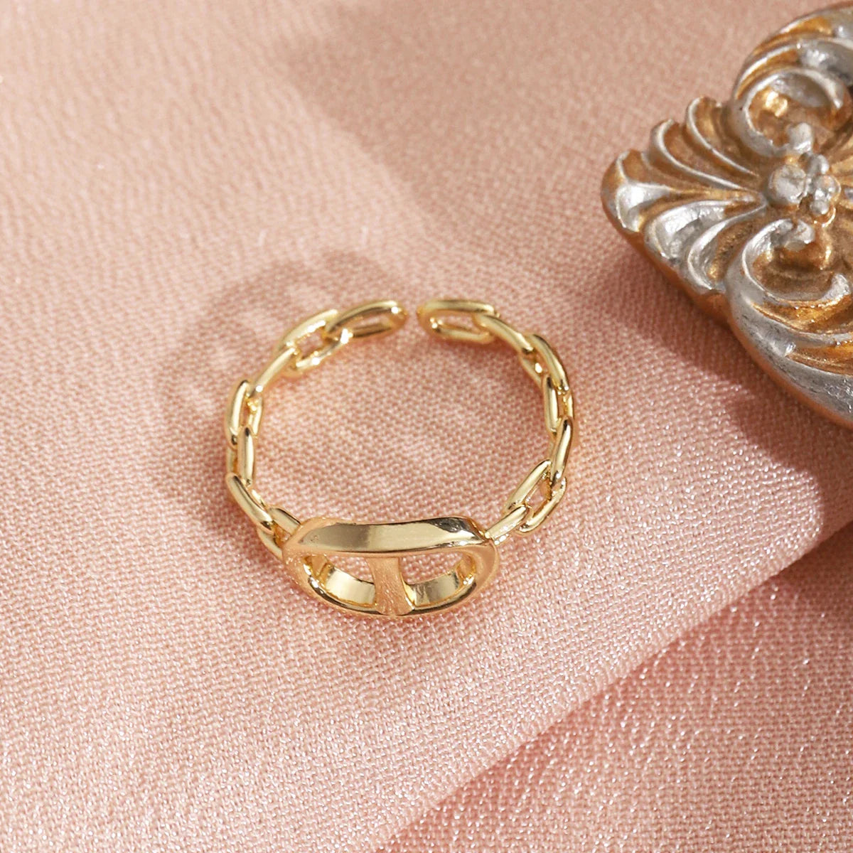 Fashionable Starry Full Drill Chain Pendant Ring for Women Versatile Luxury Design Ring Finger Accessory Copper Material