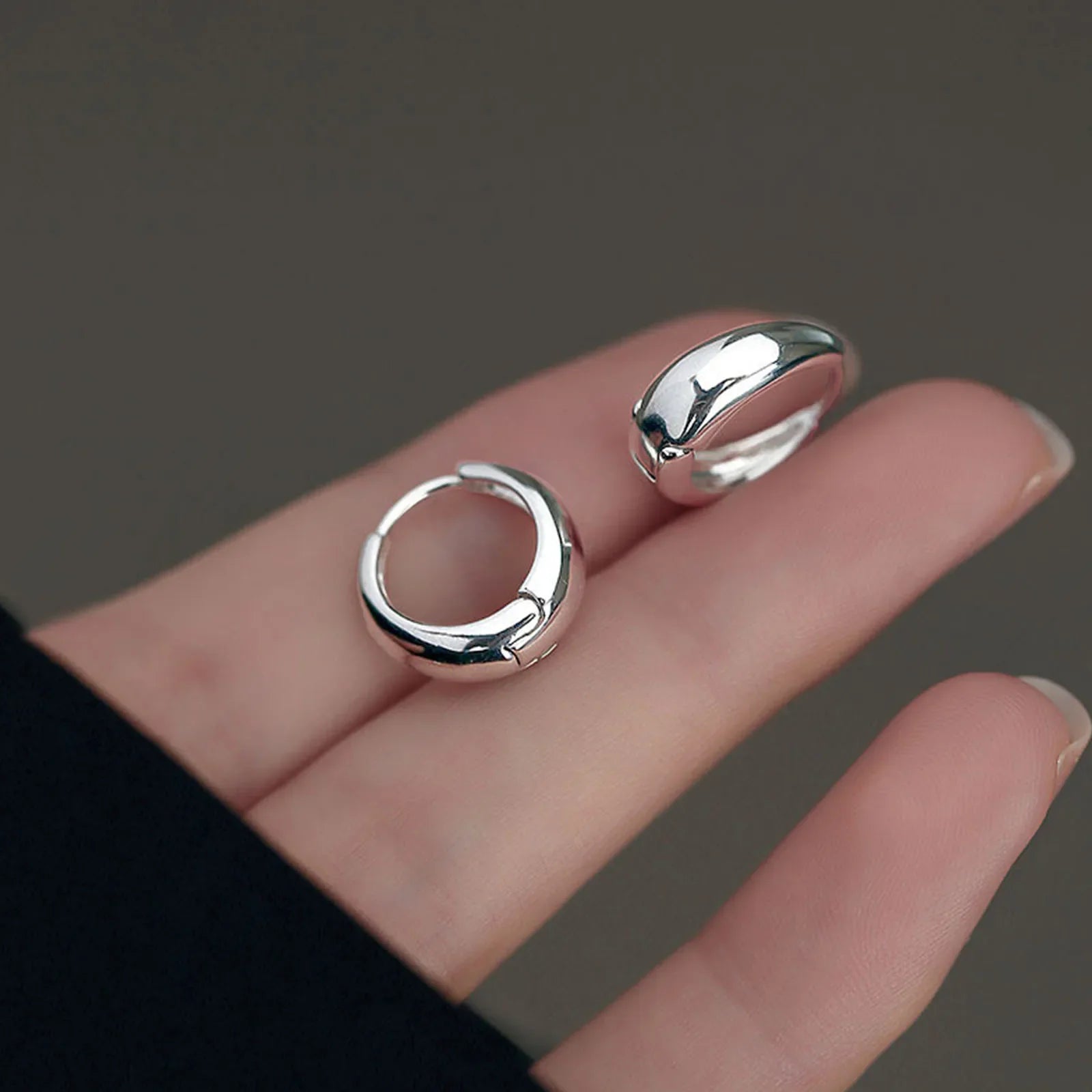 925 sterling silver plain ring earrings, light luxury and high-end earring, elegant and simple earring for women