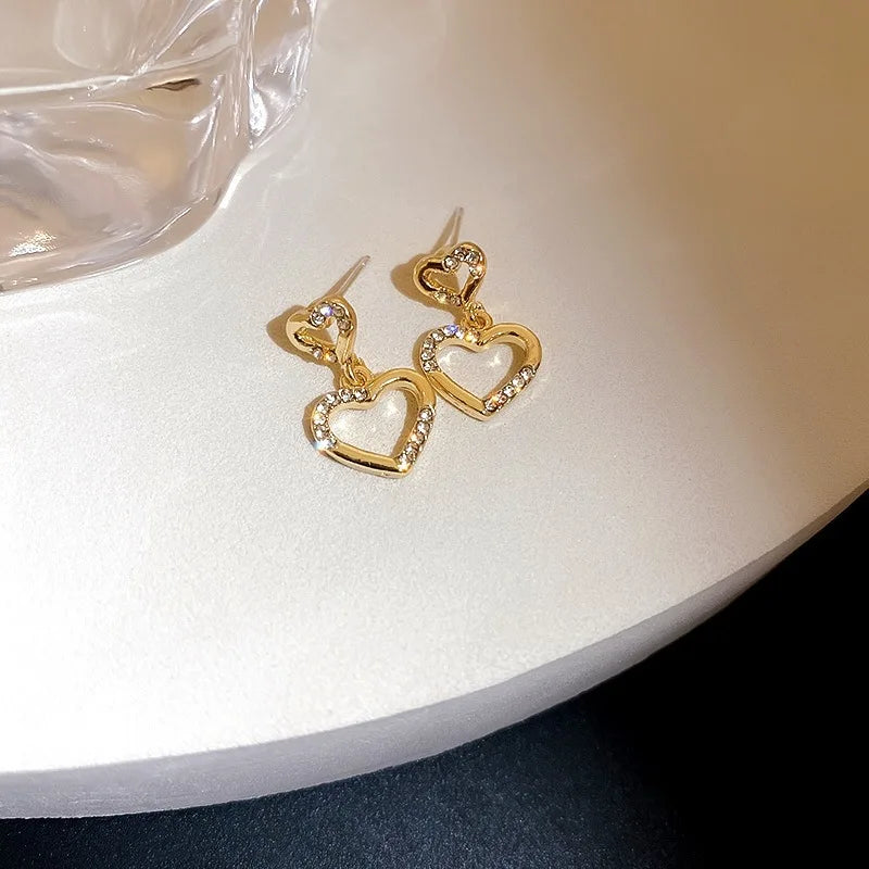 Elegant Double Heart Stud Earrings Women's Korean Style Fashion Jewelry Simple Vintage High-End Feelings Popular Online