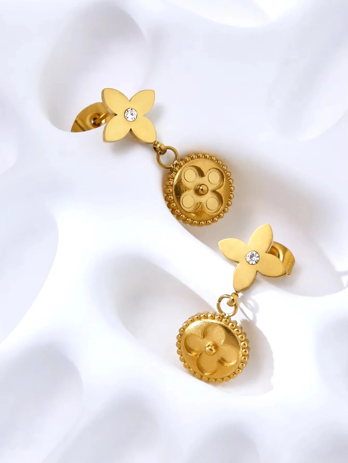Elegant Temperament Premium Sense Of One Hundred Stainless Steel Four-Leaf Clover Round Pendant Flower Earrings Female