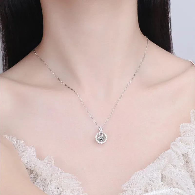 NeeTim 1CT Moissanite Pendant For Women Diamond Necklace S925 Sterling Silver White Gold Plated Jewelry Valentine's Day Gift