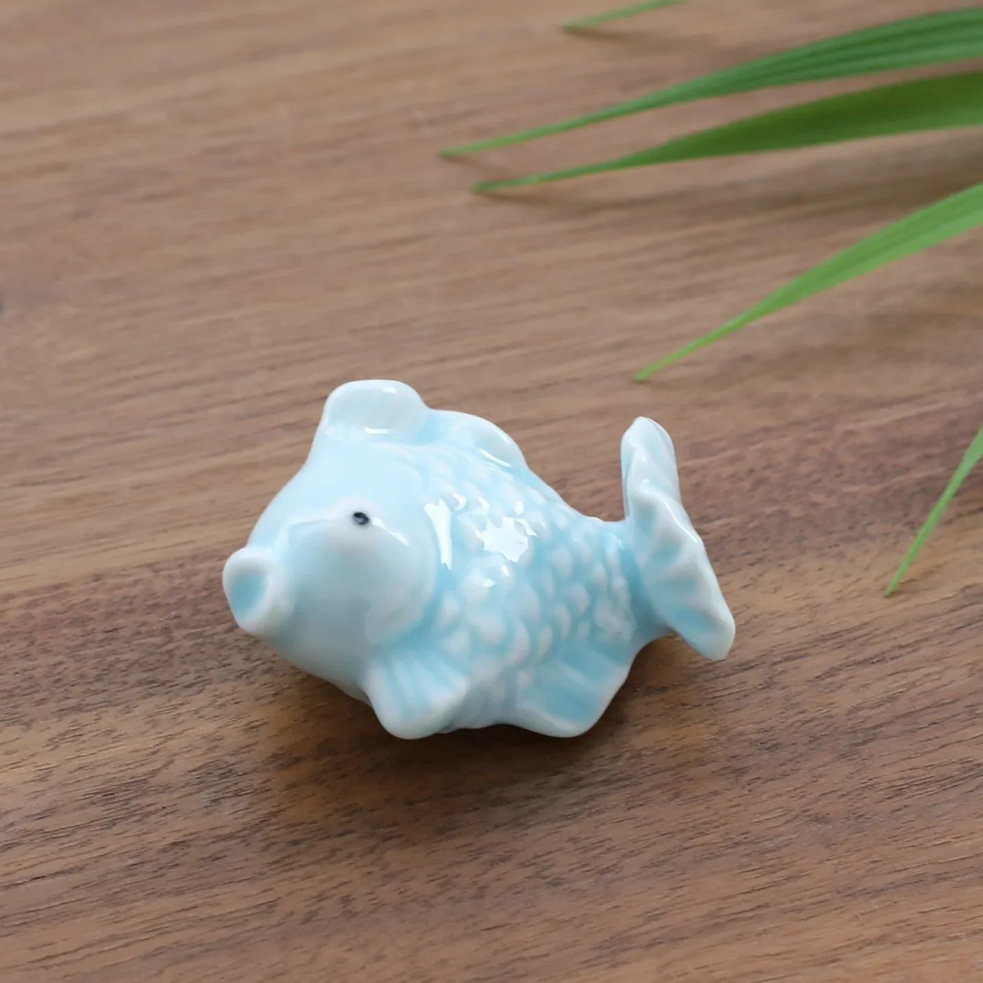 Restaurant Hotel Creative Cute Ceramic Fish Shaped Dinnerware Stand Chopsticks Holder Tableware Rack Chopstick Rest Decor Crafts