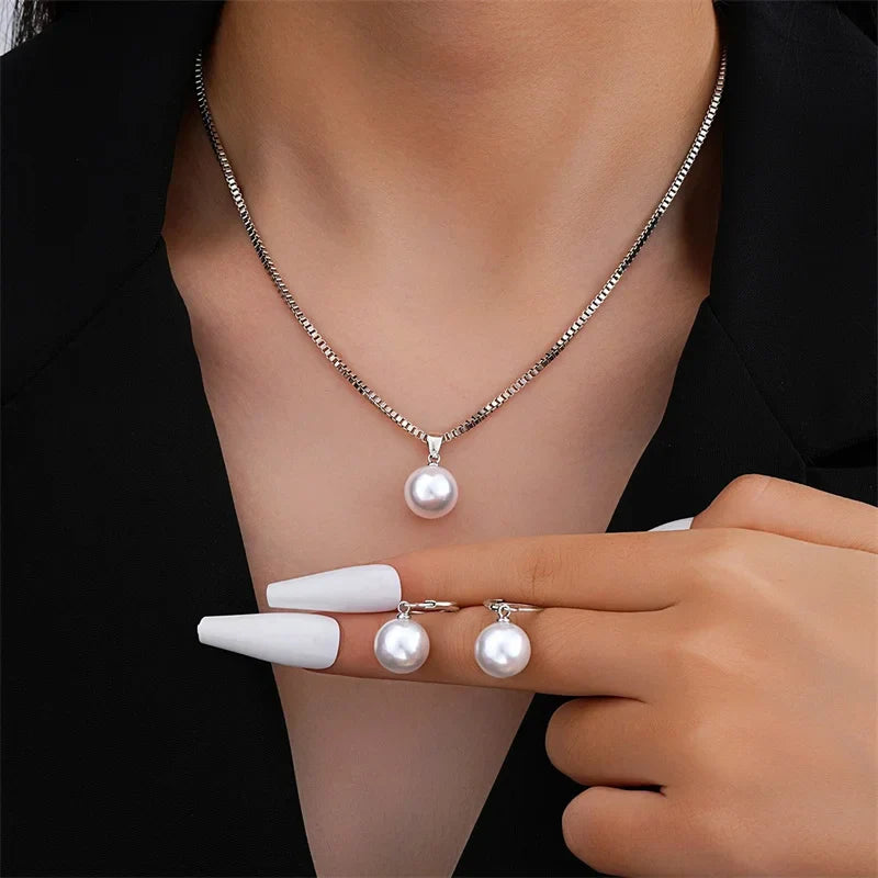 Round Pearl Jewelry Set Of Earring Pendant Necklace