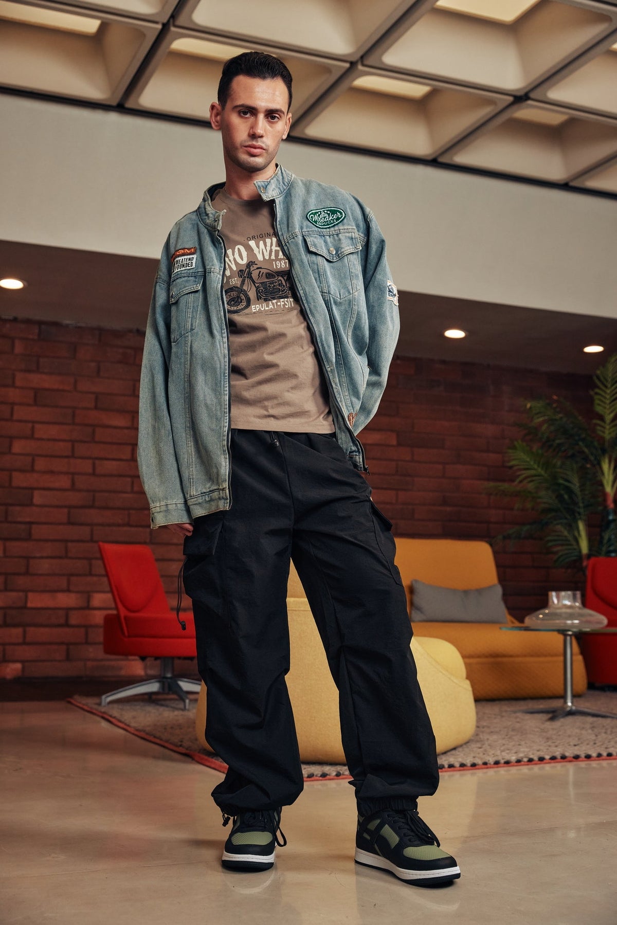 CALTO - S2533 - 2.2 Inches Taller (Black/Green) - Contemporary Casual Sneaker