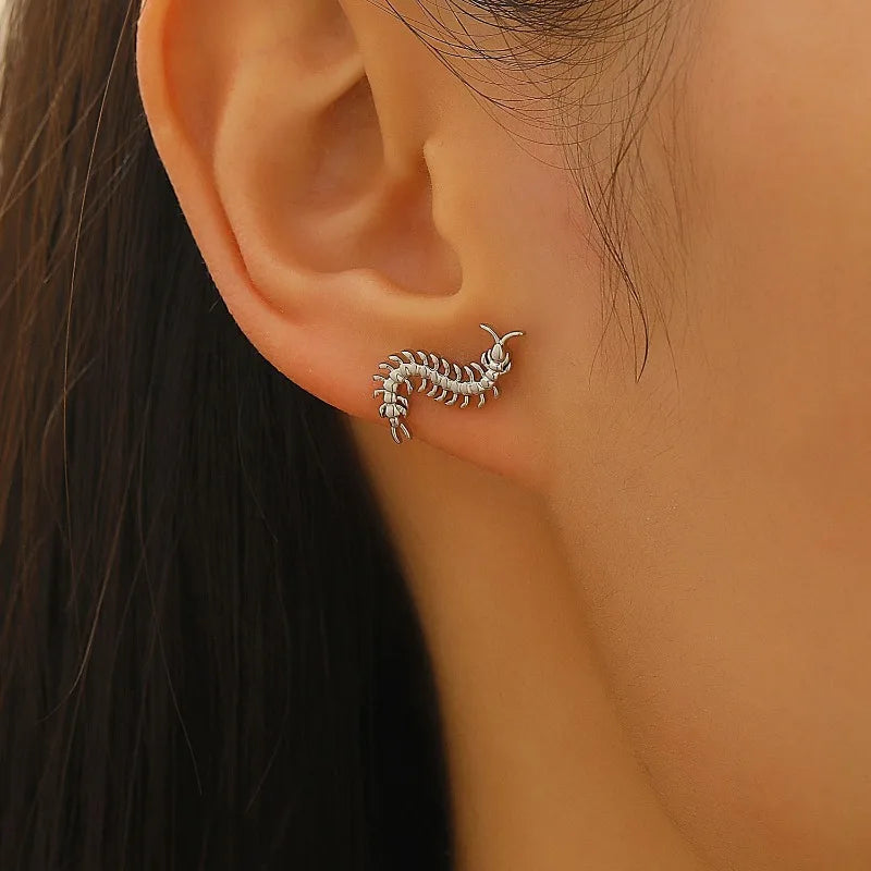 A Personalized Stainless Steel Centipede Earring, Trendy Men's and Women's Hip-hop Rock Avant-garde Jewelry Ear Studs