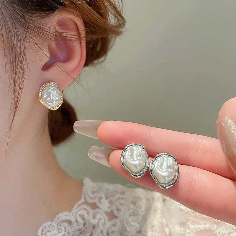 Irregular Baroque Pleated Imitation Pearl Stud Earrings For Women French Retro Temperament Earrings Gentle Jewelry Accessories