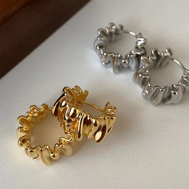 Irregular Wavy Pleated Earrings for Women Retro Trendy Copper Metal Earrings Design Simple Temperament Senior Fashion Jewelry