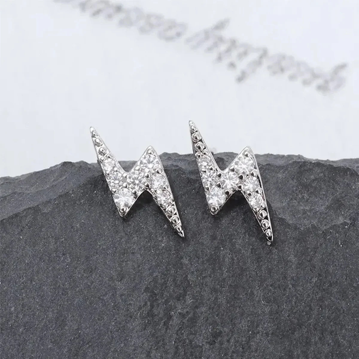 Delicate Lightning Shape Ear Studs for Women Dazzling Tiny Zirconia Earrings Daily Wearable Accessories Exquisite Girl