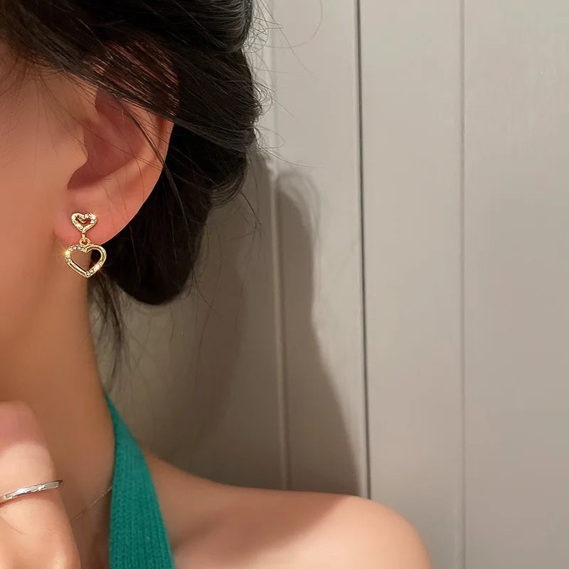 Elegant Double Heart Stud Earrings Women's Korean Style Fashion Jewelry Simple Vintage High-End Feelings Popular Online