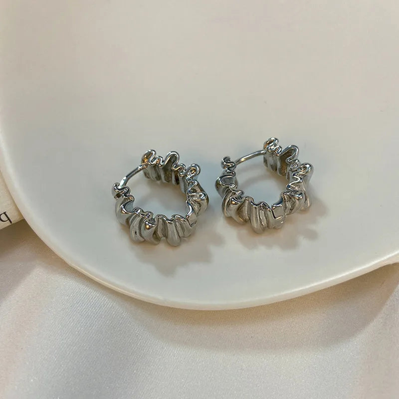 Irregular Wavy Pleated Earrings for Women Retro Trendy Copper Metal Earrings Design Simple Temperament Senior Fashion Jewelry