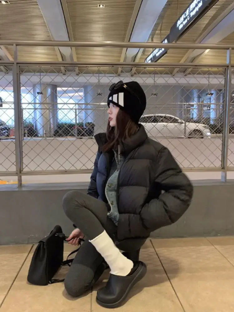 Women's Winter Cropped Puffer Jacket – Warm Padded Zip-Up Coat for Cold Weather