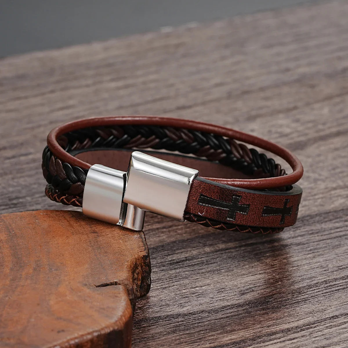 Fashion Cross Leather Rope Bracelet for Men Vintage Woven Leather Bracelet Punk Metal Magnet Buckle Personality Bracelet Jewelry