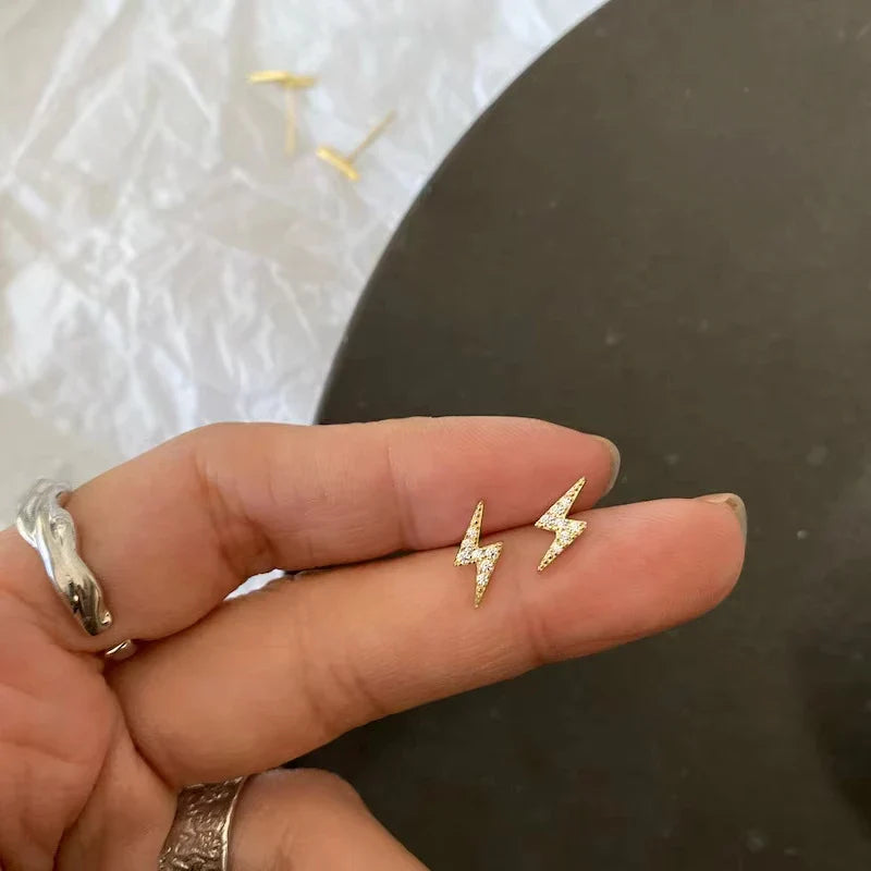 Delicate Lightning Shape Ear Studs for Women Dazzling Tiny Zirconia Earrings Daily Wearable Accessories Exquisite Girl