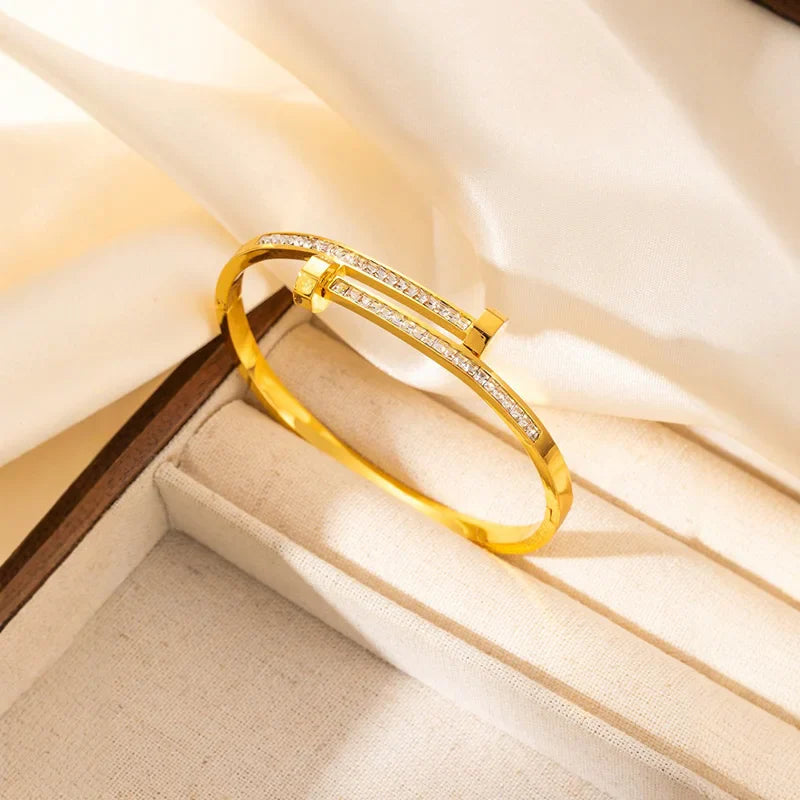 Fashionable Minimalist Nail Bracelet With Starry Sky Diamond Inlay Colorfast Versatile Stainless Steel Bracelet