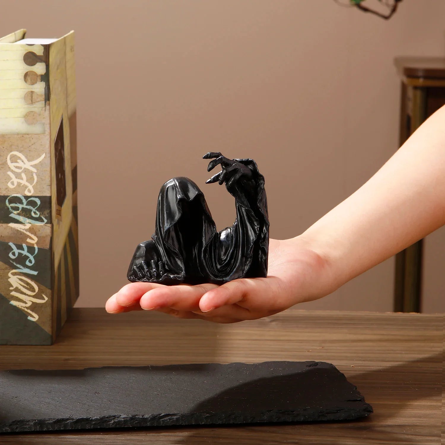 Resin Pen Holder Grim Reaper Sculpture Ink Pen Storage Case Desk Writing Stationary Organizer Office School Supplies Gift