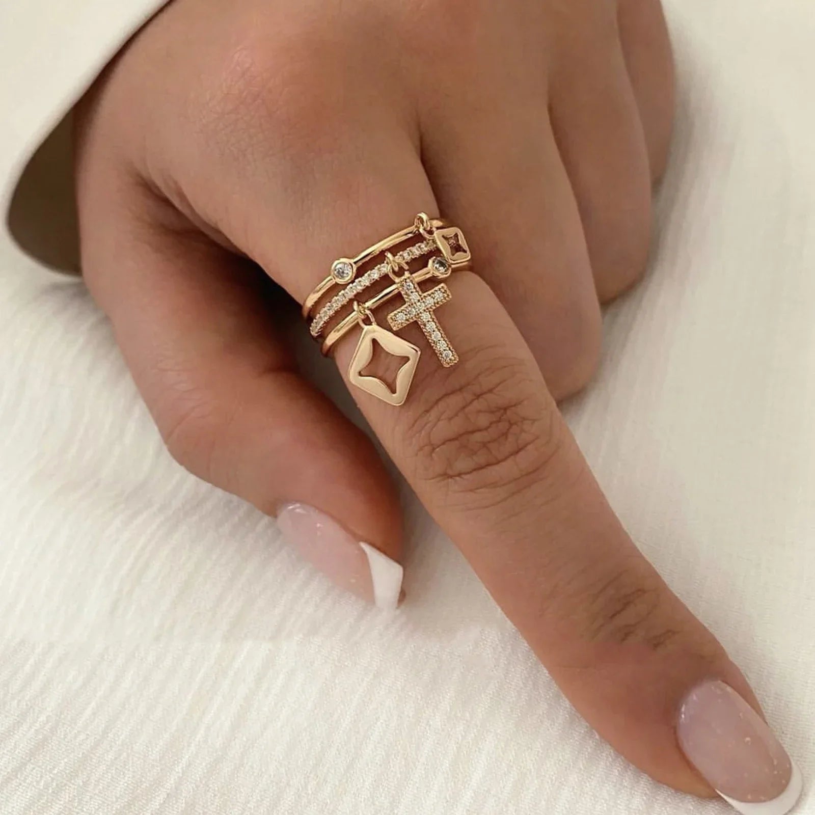 Nwe 18 K Gold Plated Sun Rings for Women Natural Stone Inlaid in Hollow Metal Texture Ring Trendy Jewelry