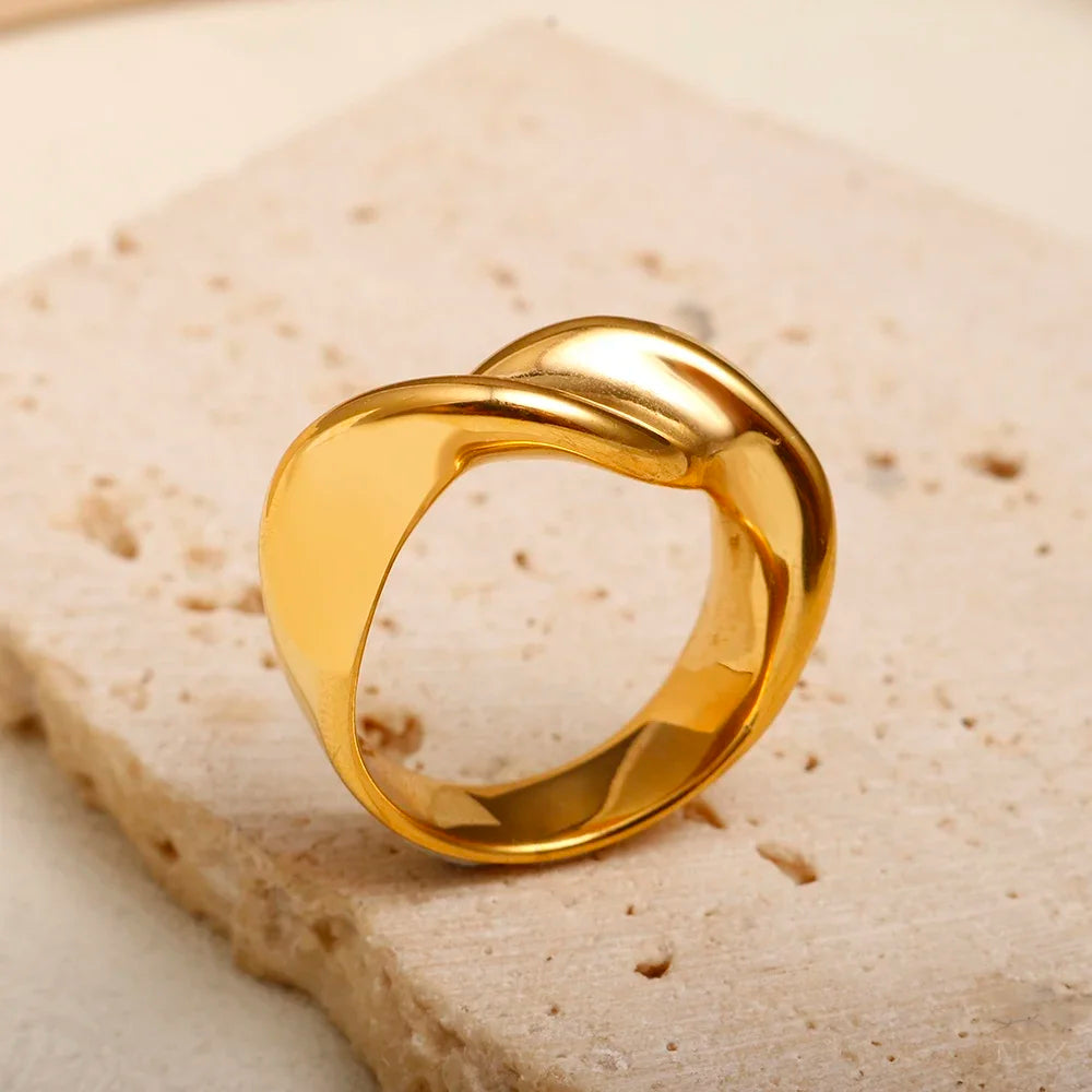Wholesale High End Waterproof Three-dimensional M Letter Hollow Stainless Steel Finger Ring Trendy for Women Personalize Jewelry