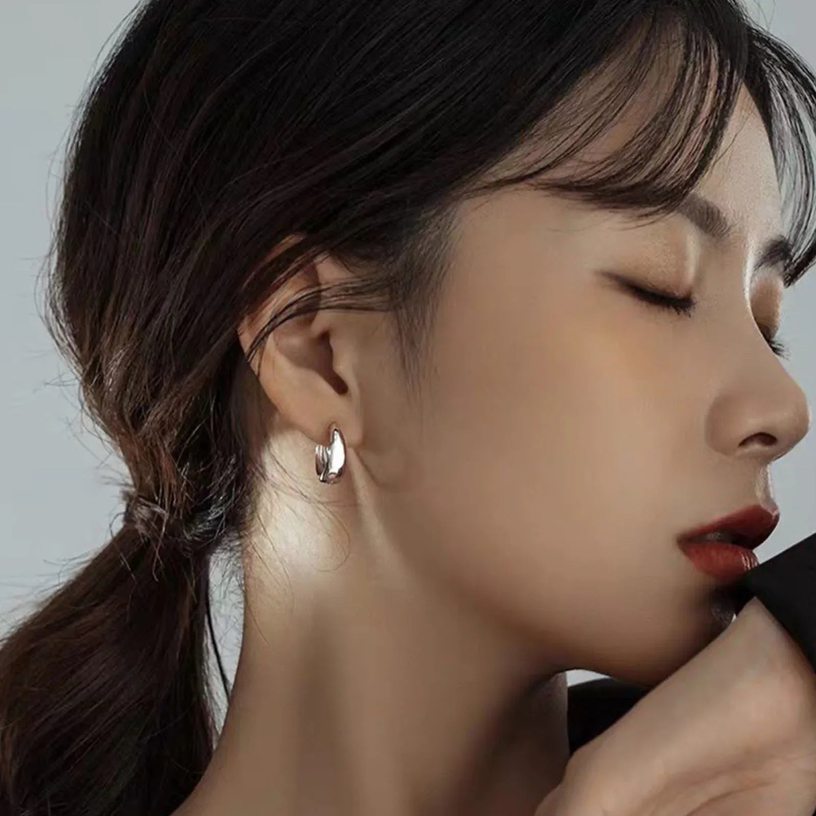 925 sterling silver plain ring earrings, light luxury and high-end earring, elegant and simple earring for women