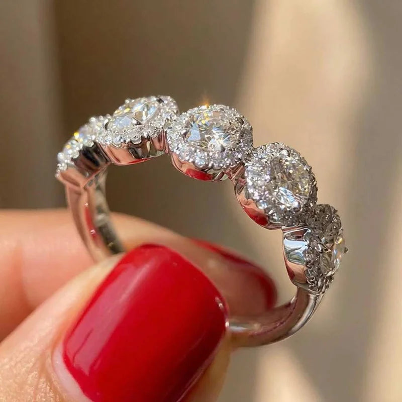 925 Sterling Silve Chic Female Rings Luxury Paved Oval Cubic Zirconia Sweet Women Finger Accessories for Party Fashion Jewelry