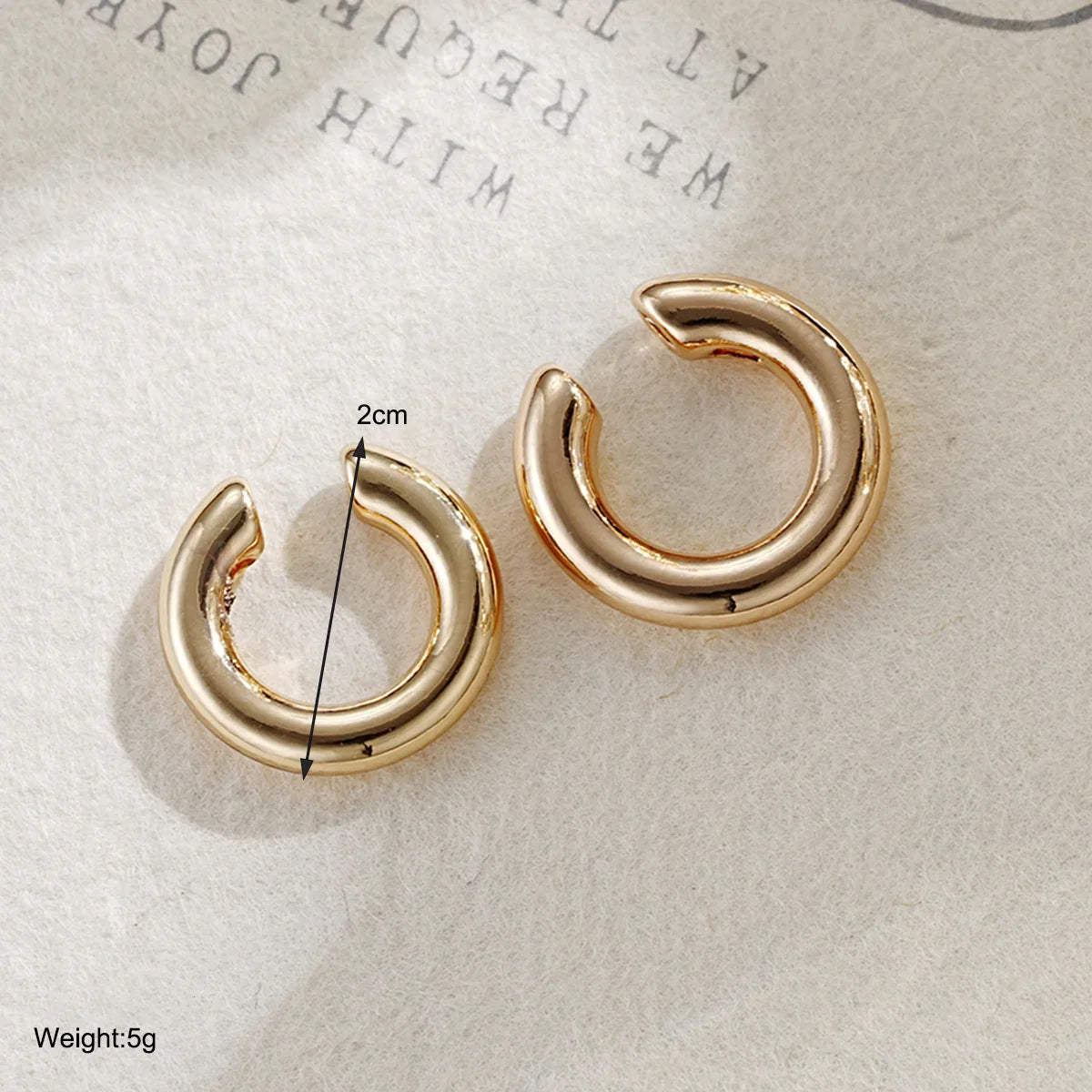 Fashion Smooth Circle C Shape Clip Earrings For Women Lightweight Non-Piercing Cartilage Ear Cuff Daily Wear Jewelry Gifts 2025