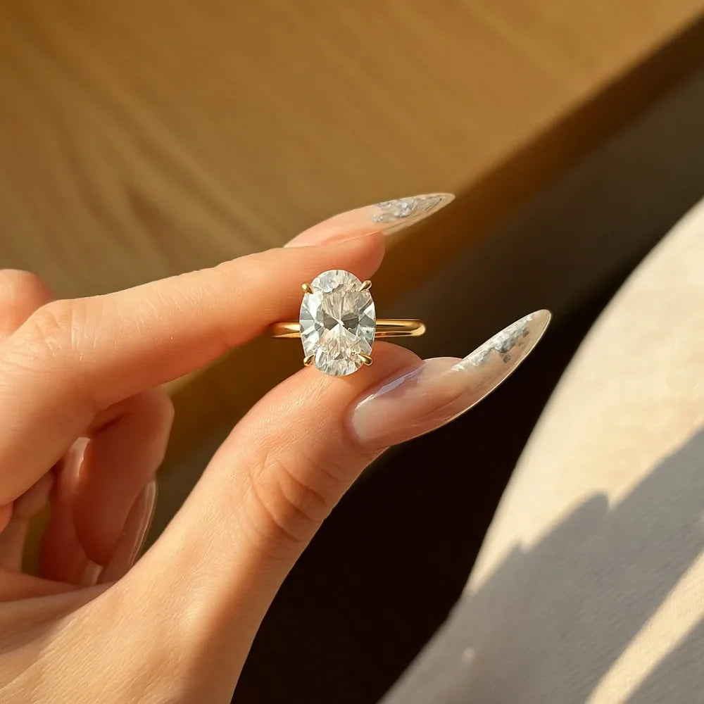 2026 New Personalized Fashion Oval Diamond Ring, Classic Four-claw Wedding Ring, Female
