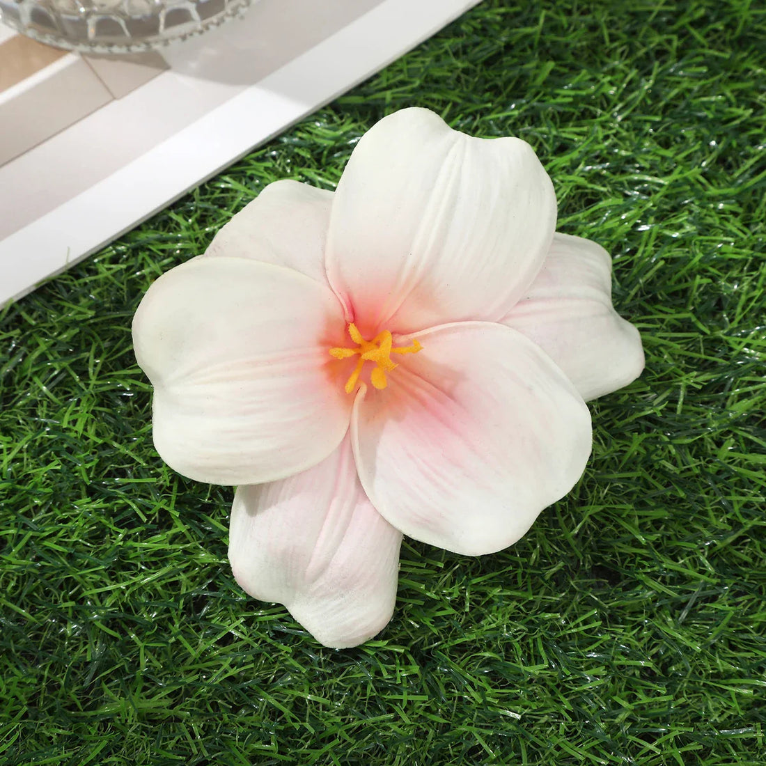 Away Hawaiian Flower Hair Clip
