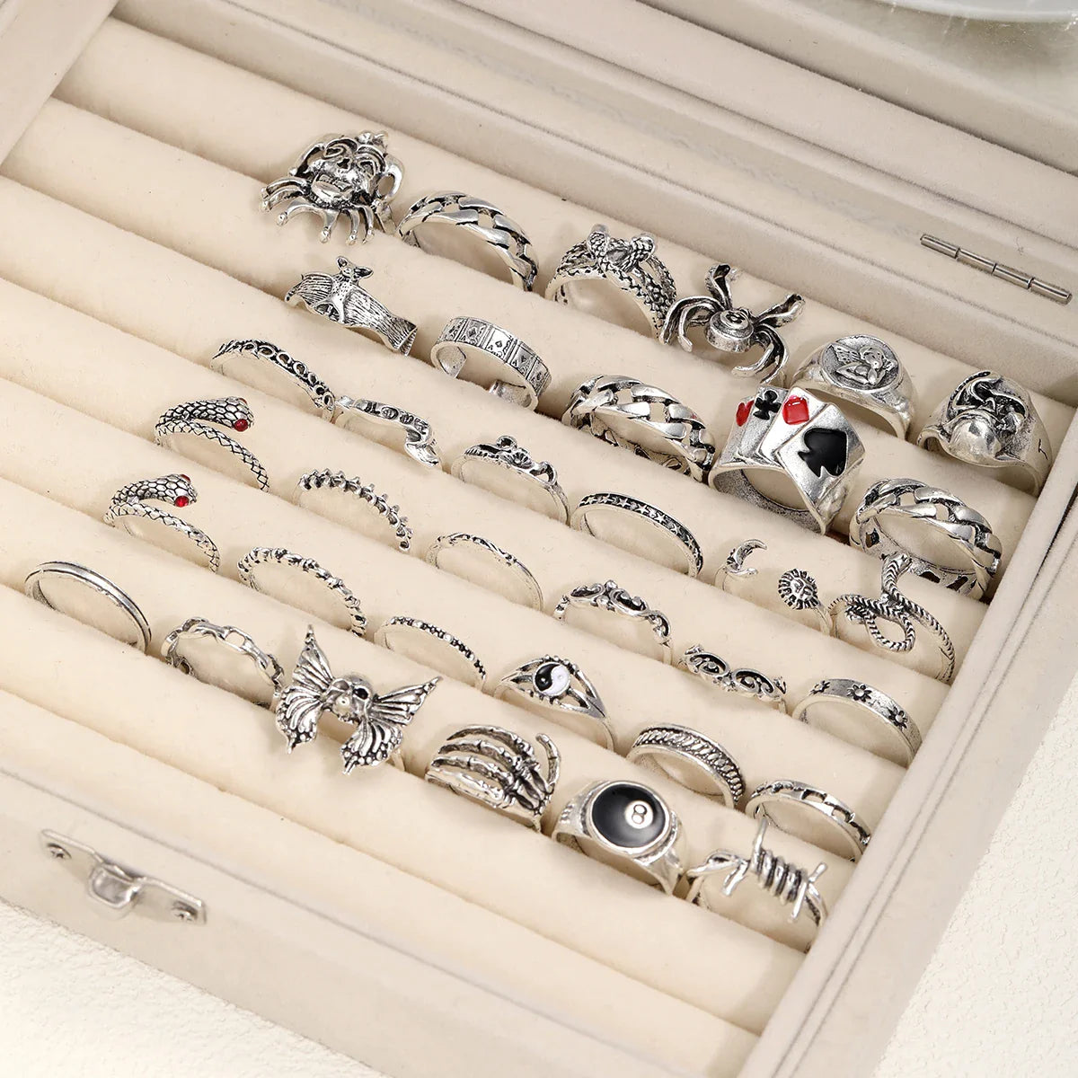 35 Pcs Gothic Ring Set for Men Women Trendy Joker Face Devil Smile Face Finger Ring For Daily Outfits Party Accessories Gifts