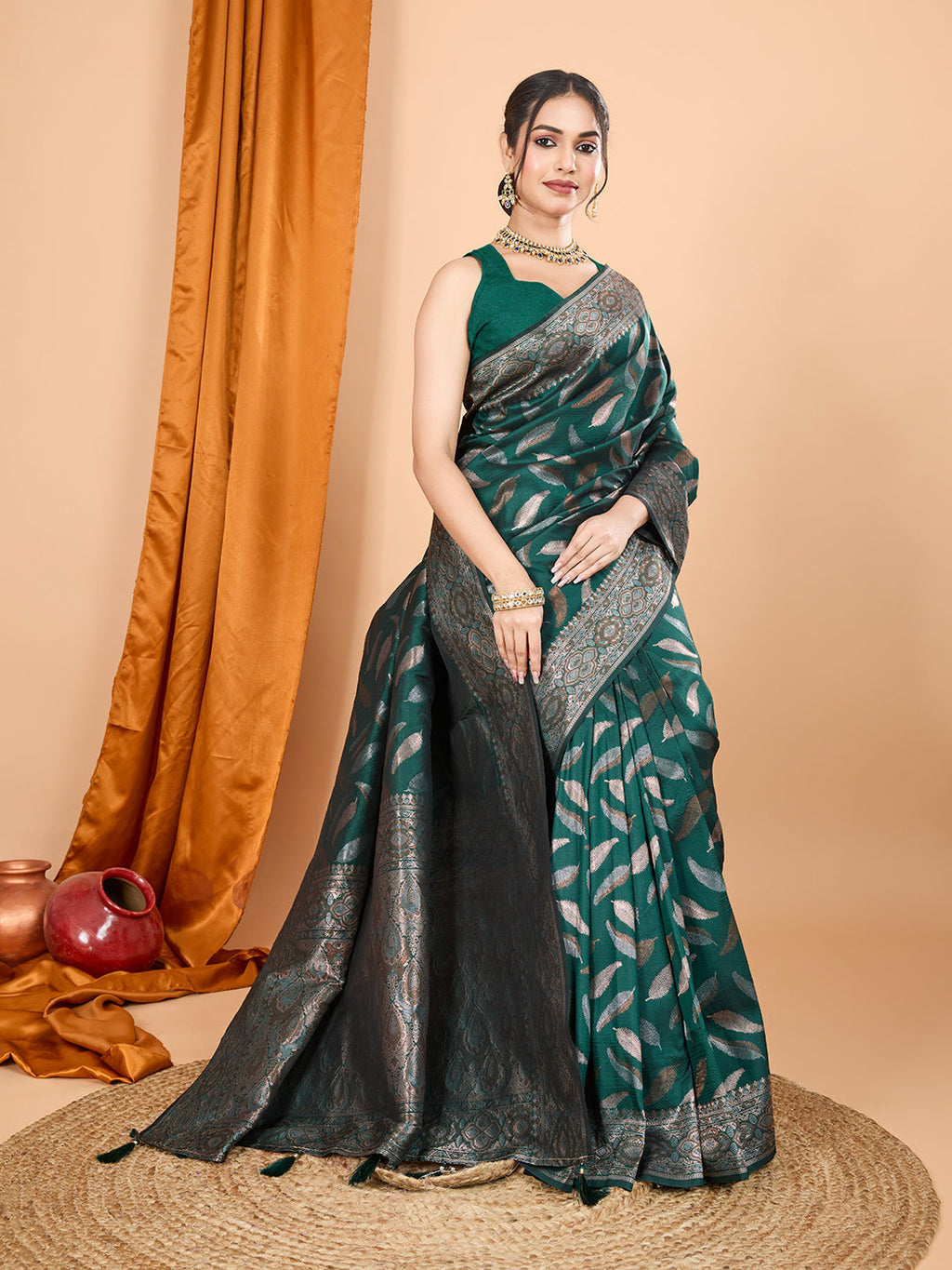 Deep Green Pure Silk Wedding Saree with Jari Weaving Work