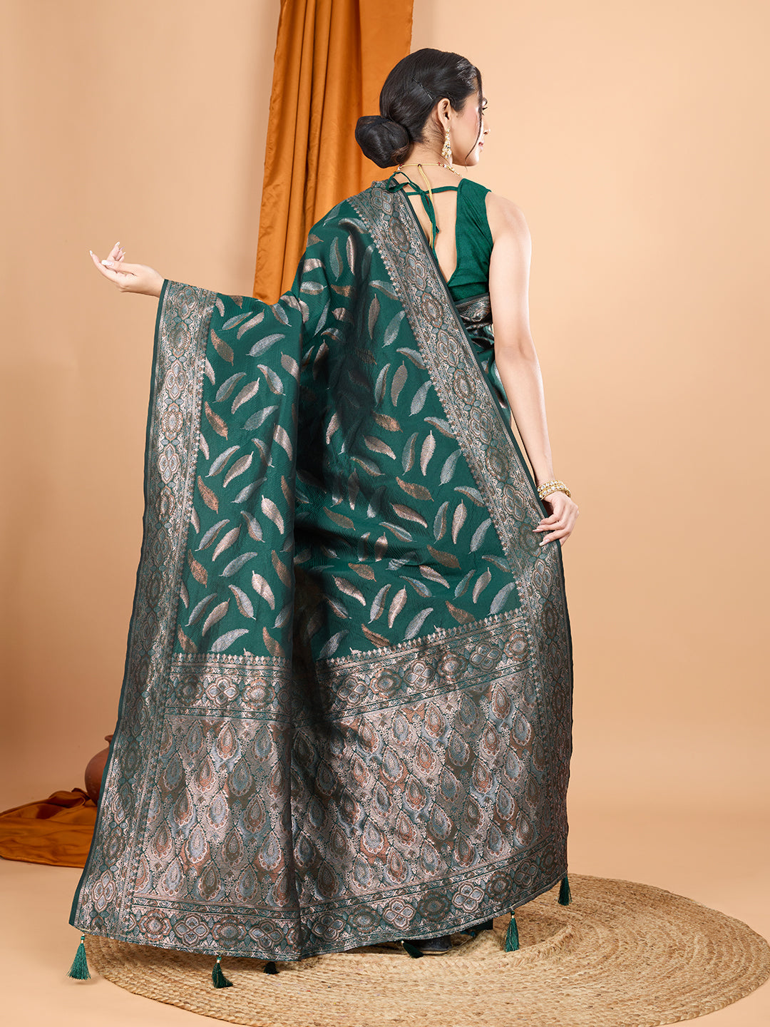 Deep Green Pure Silk Wedding Saree with Jari Weaving Work