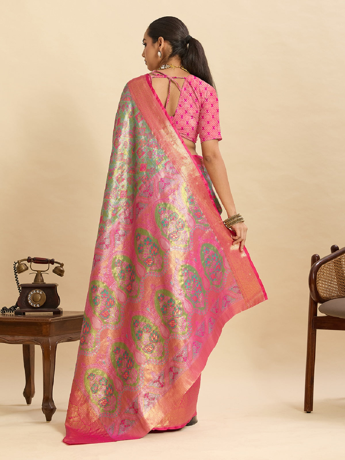 Grey Kanjivaram Silk Saree with Traditional Jari Weaving