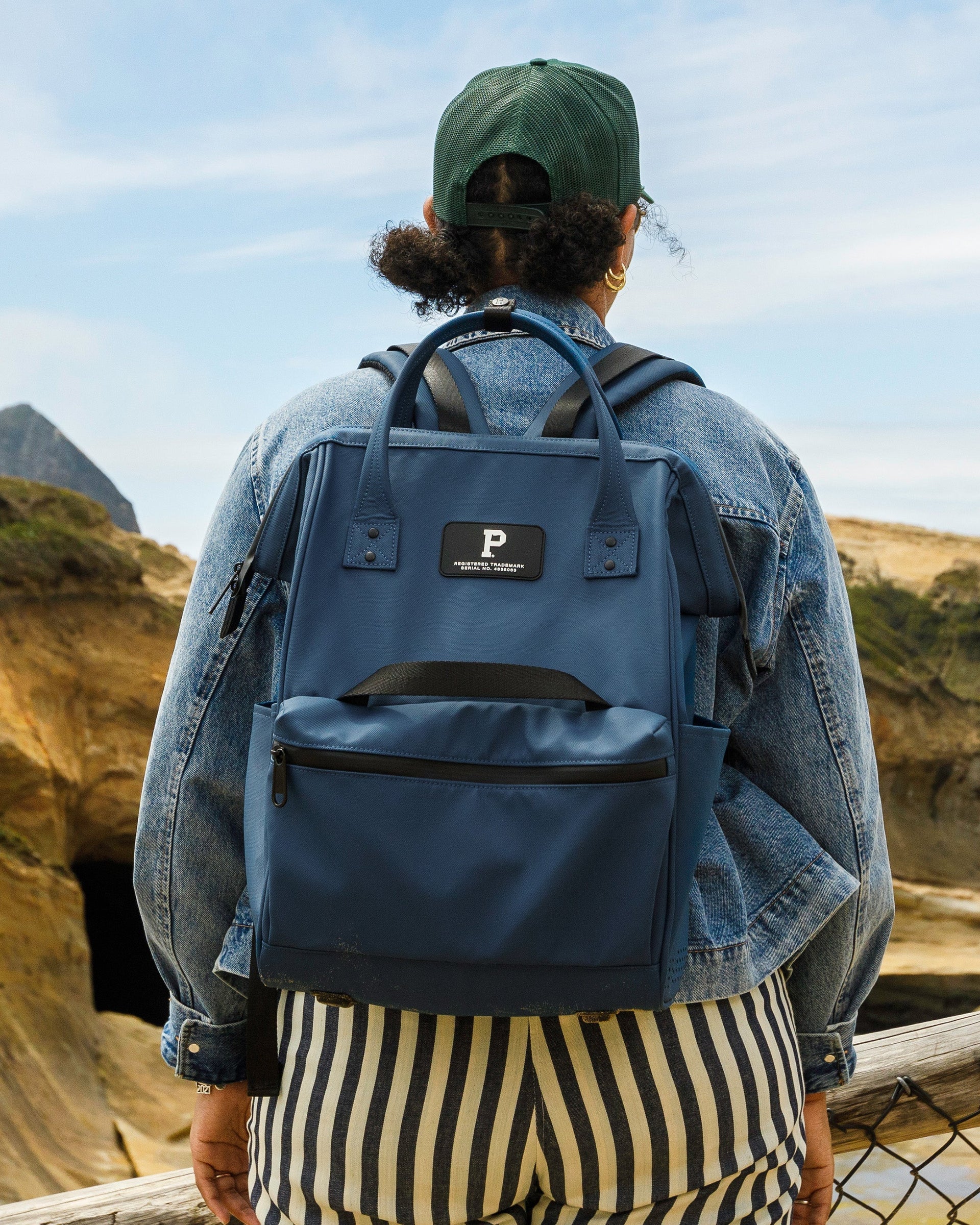 Cascade Standard Backpack – Modern Weather-Proof Travel Daypack