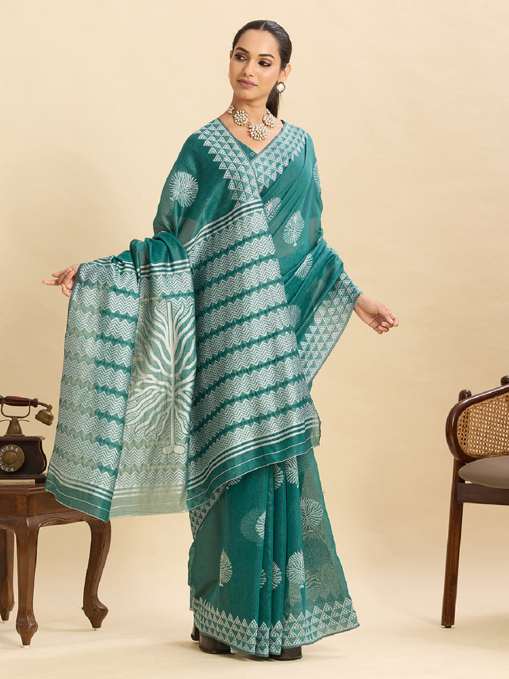 Green Soft Silk Banarasi Weaving Saree with Jari Work