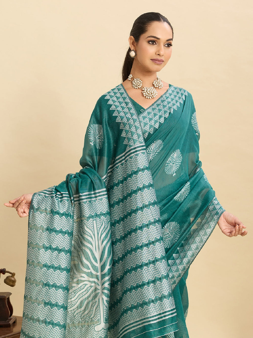 Green Soft Silk Banarasi Weaving Saree with Jari Work