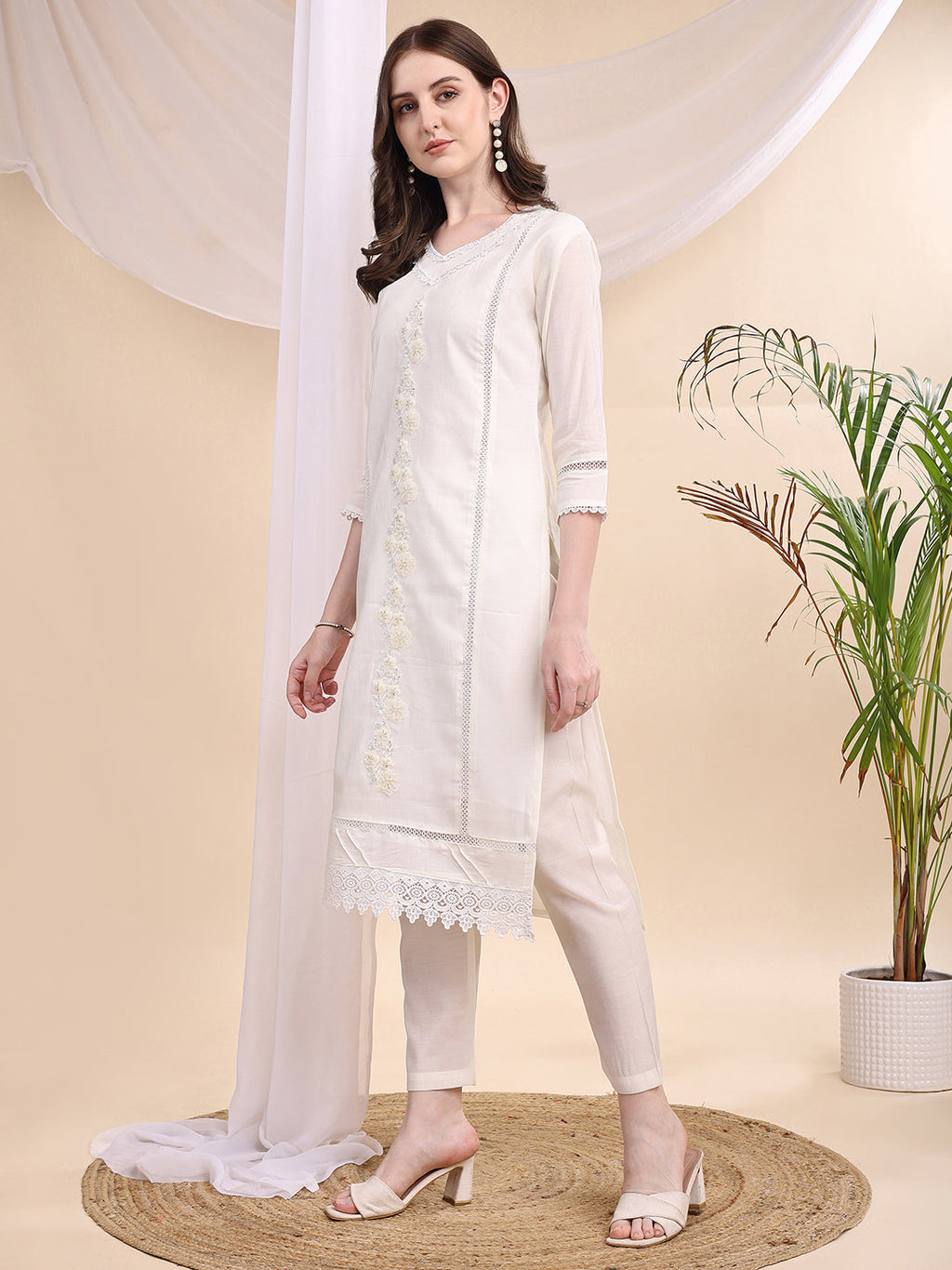 White Applique Beads and Lace Embroidered Kurta Set with Dupatta