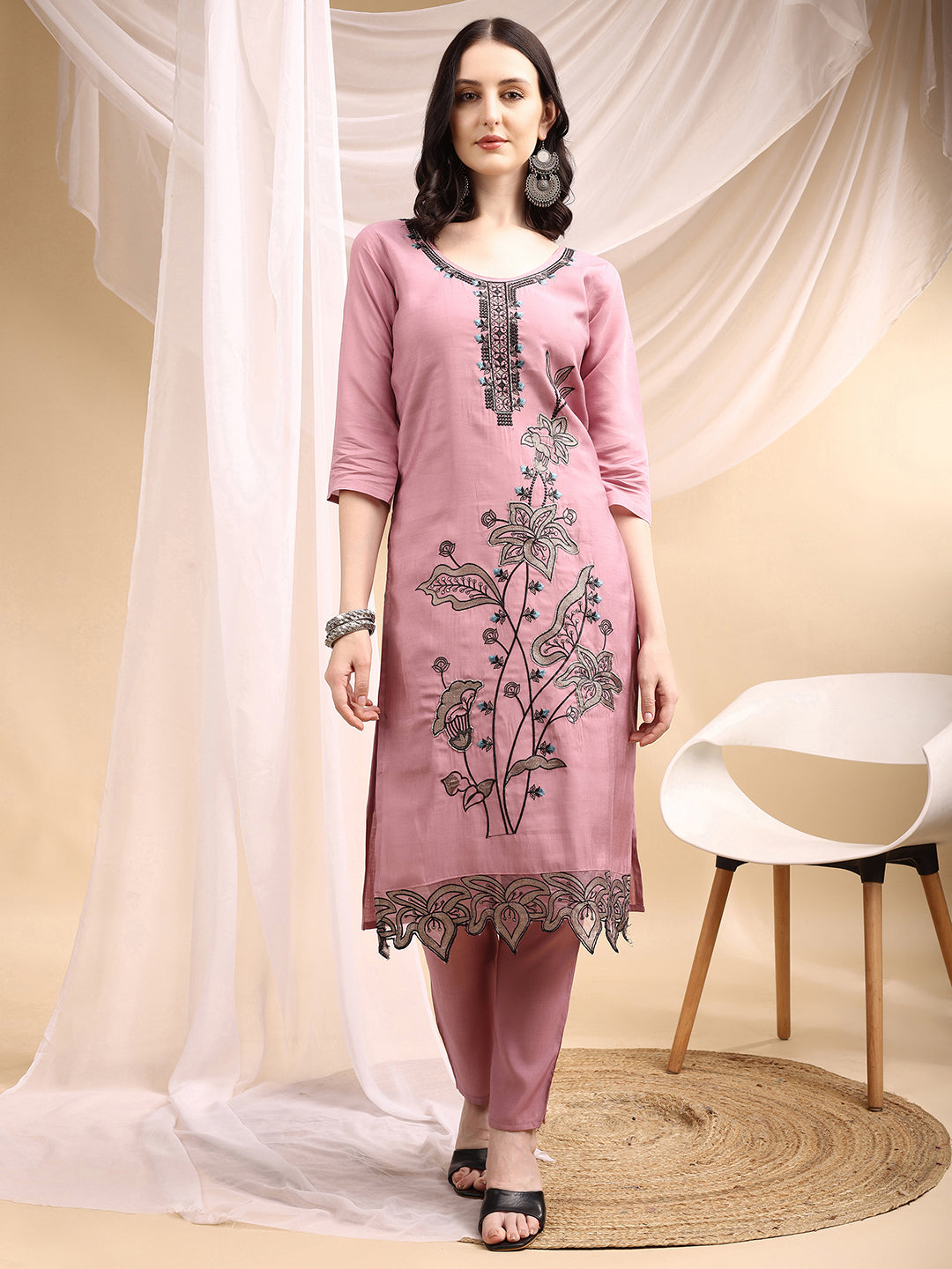 Pink Embroidered Kurta Set with Dupatta and 3/4th Sleeves