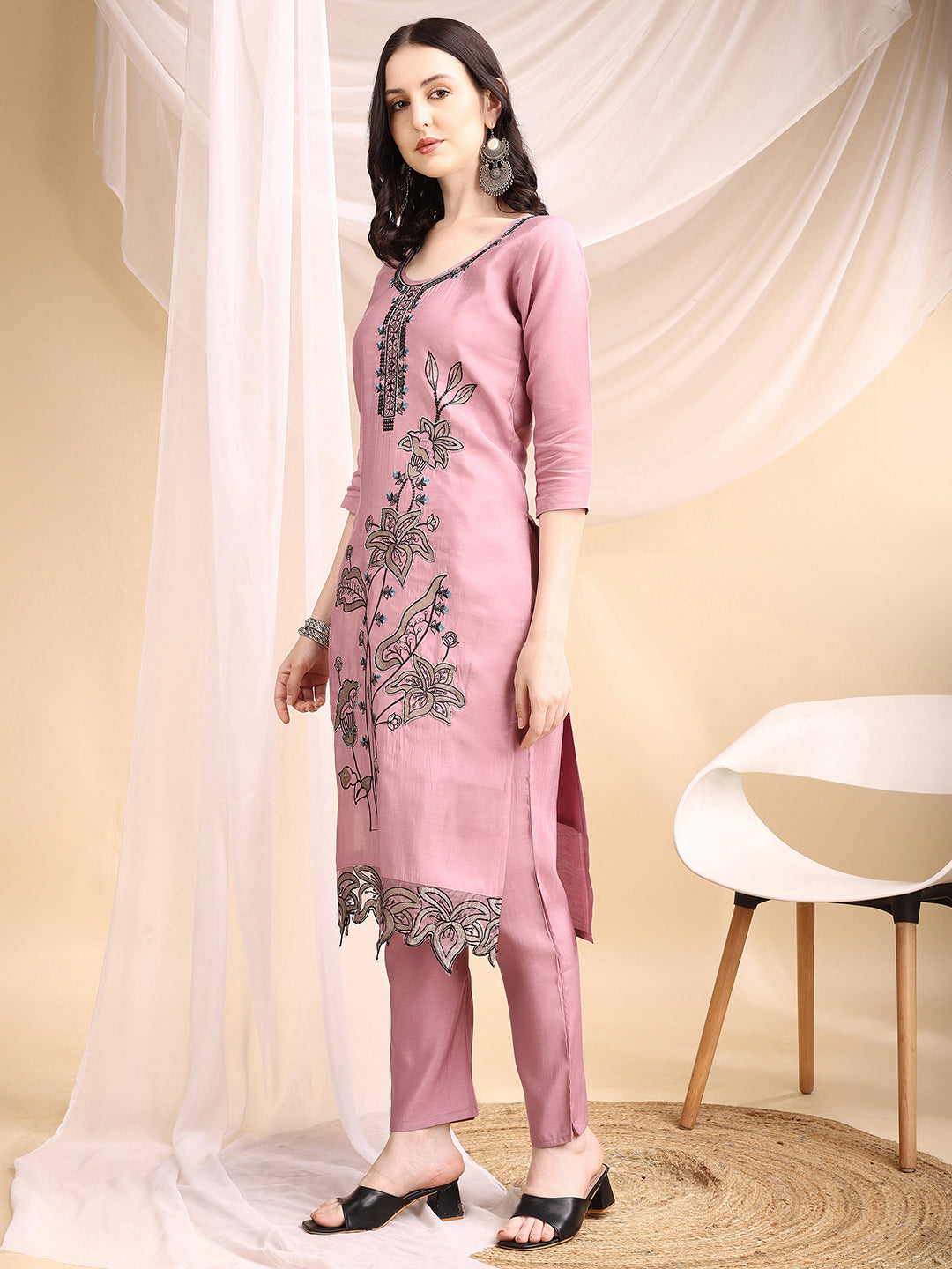 Pink Embroidered Kurta Set with Dupatta and 3/4th Sleeves