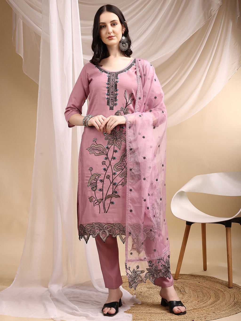 Pink Embroidered Kurta Set with Dupatta and 3/4th Sleeves