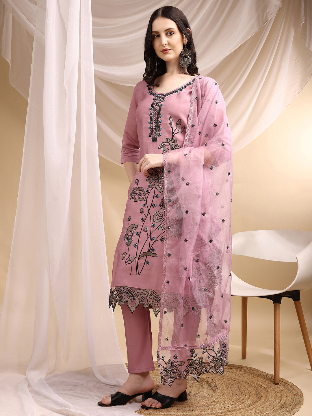 Pink Embroidered Kurta Set with Dupatta and 3/4th Sleeves