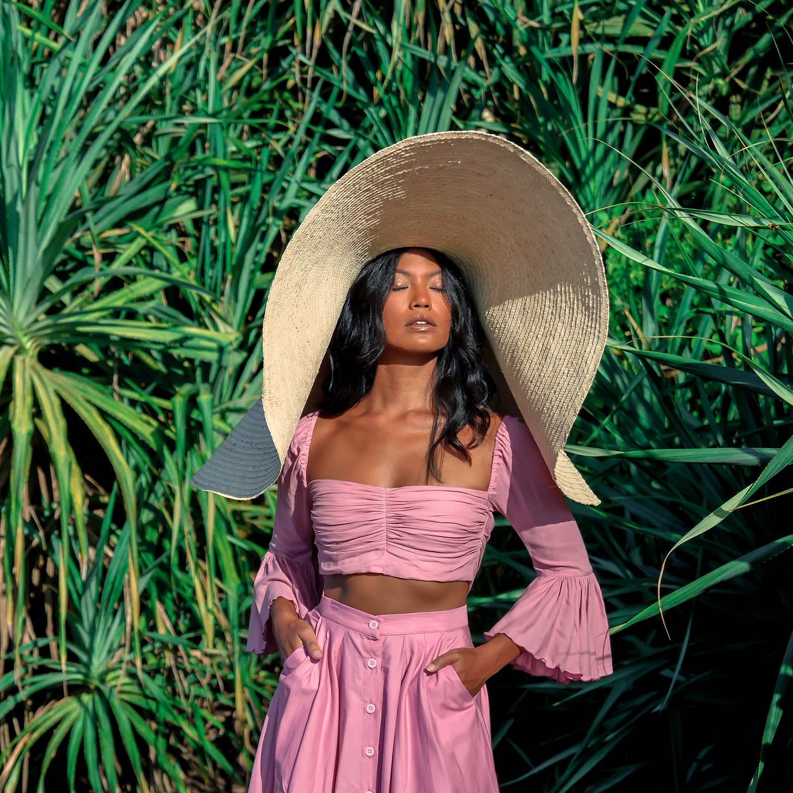 SOLANA Oversized Straw Hat in Natural Beige