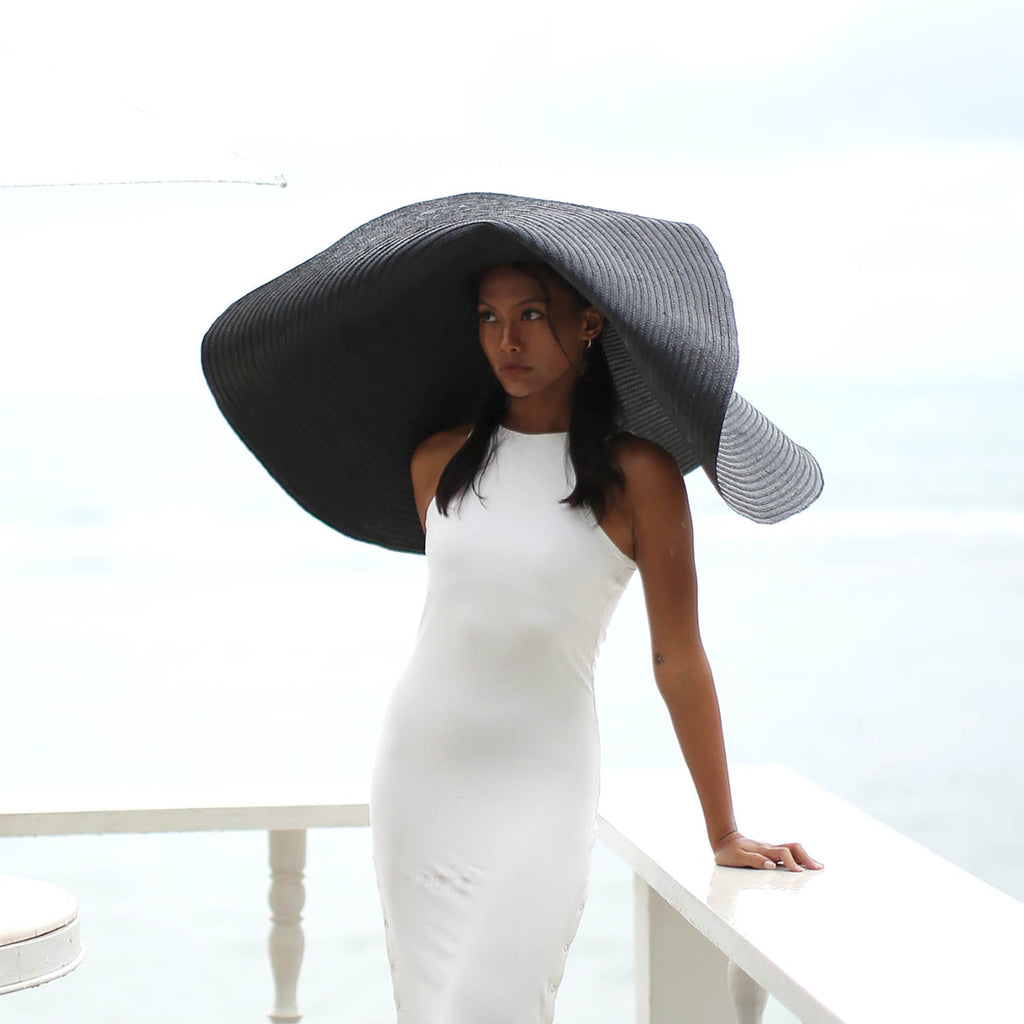 SOLANA Oversized Straw Hat In Black