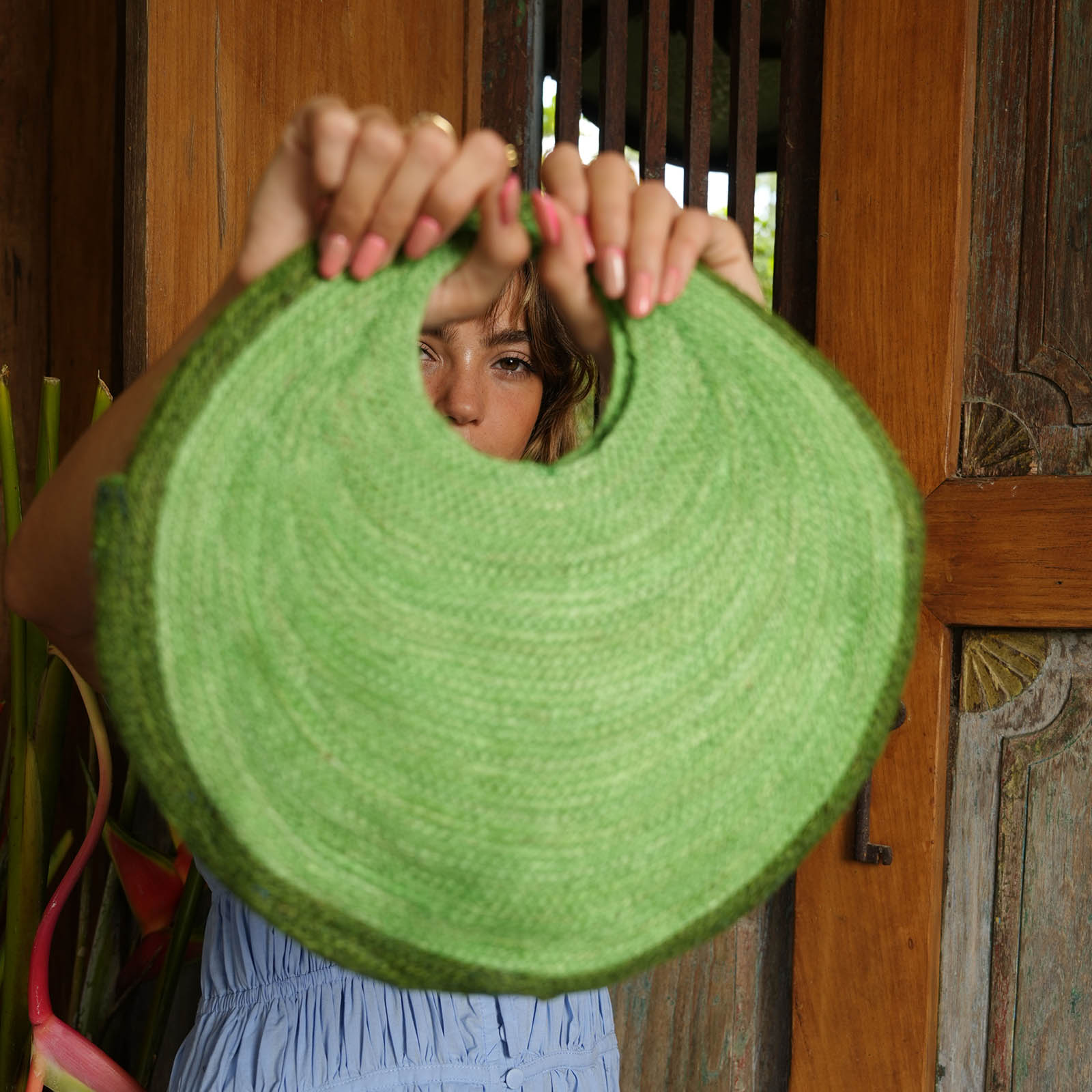 The Solo Avocado Jute Bag In Green
