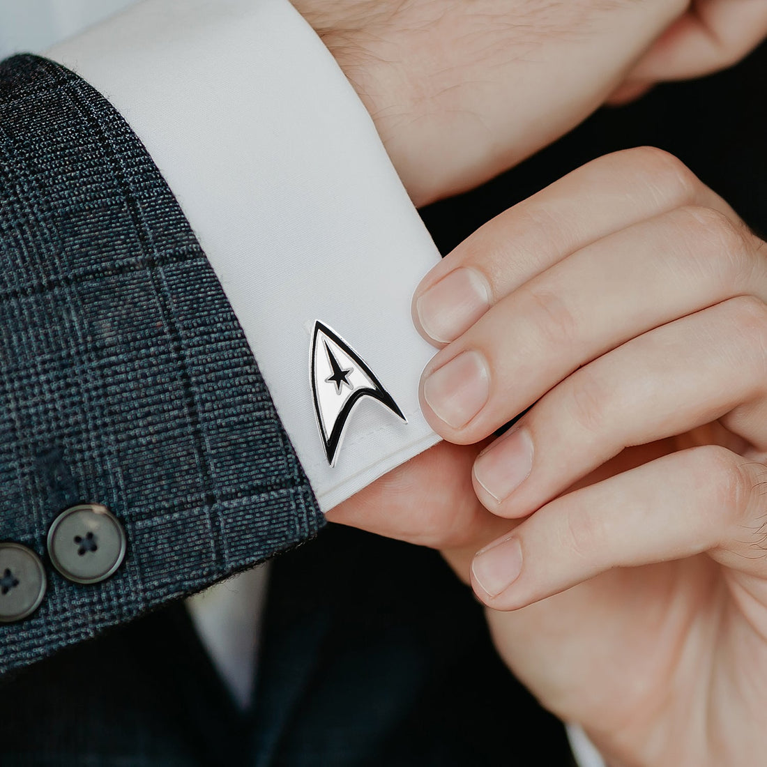 Star Trek Starfleet Delta Shield Cufflinks in Silver Tone - Image 5