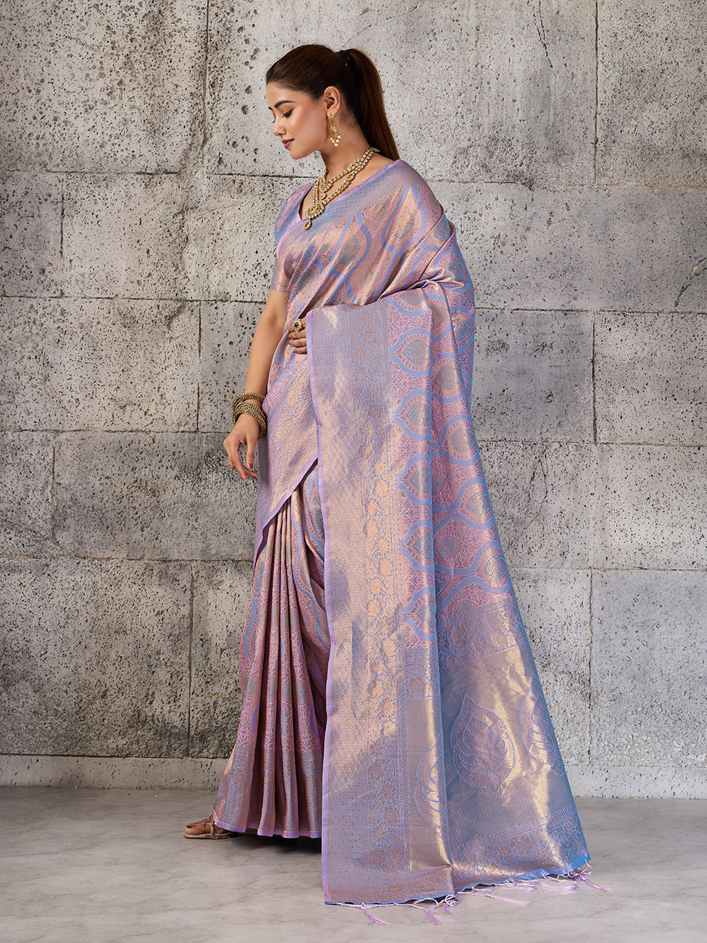 Lavender Kanjivaram Silk Blend Fancy Saree with Blouse Piece