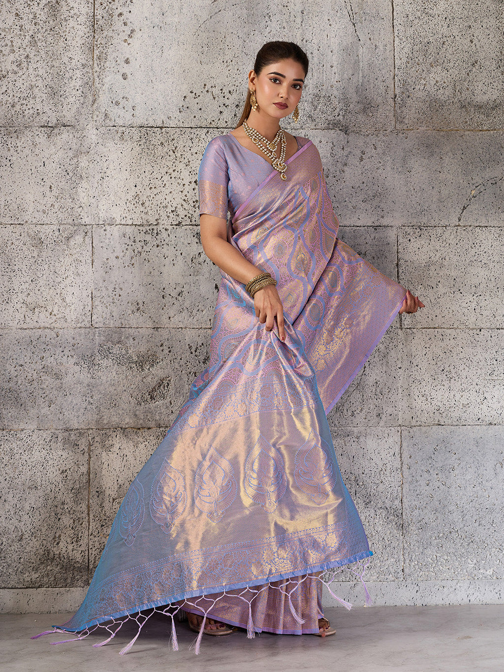 Lavender Kanjivaram Silk Blend Fancy Saree with Blouse Piece