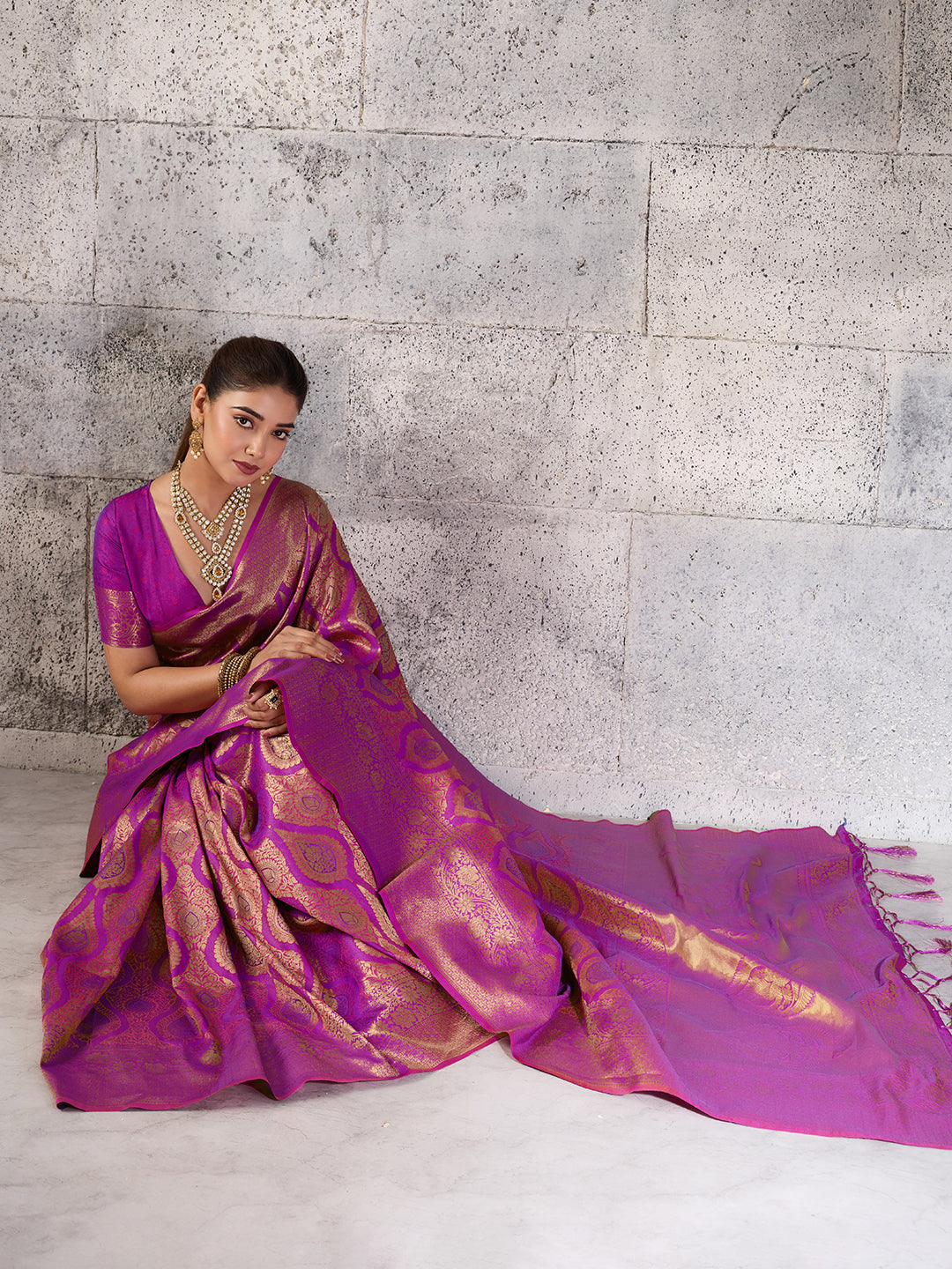 Magenta Kanjivaram Silk Blend Fancy Saree with Blouse Piece