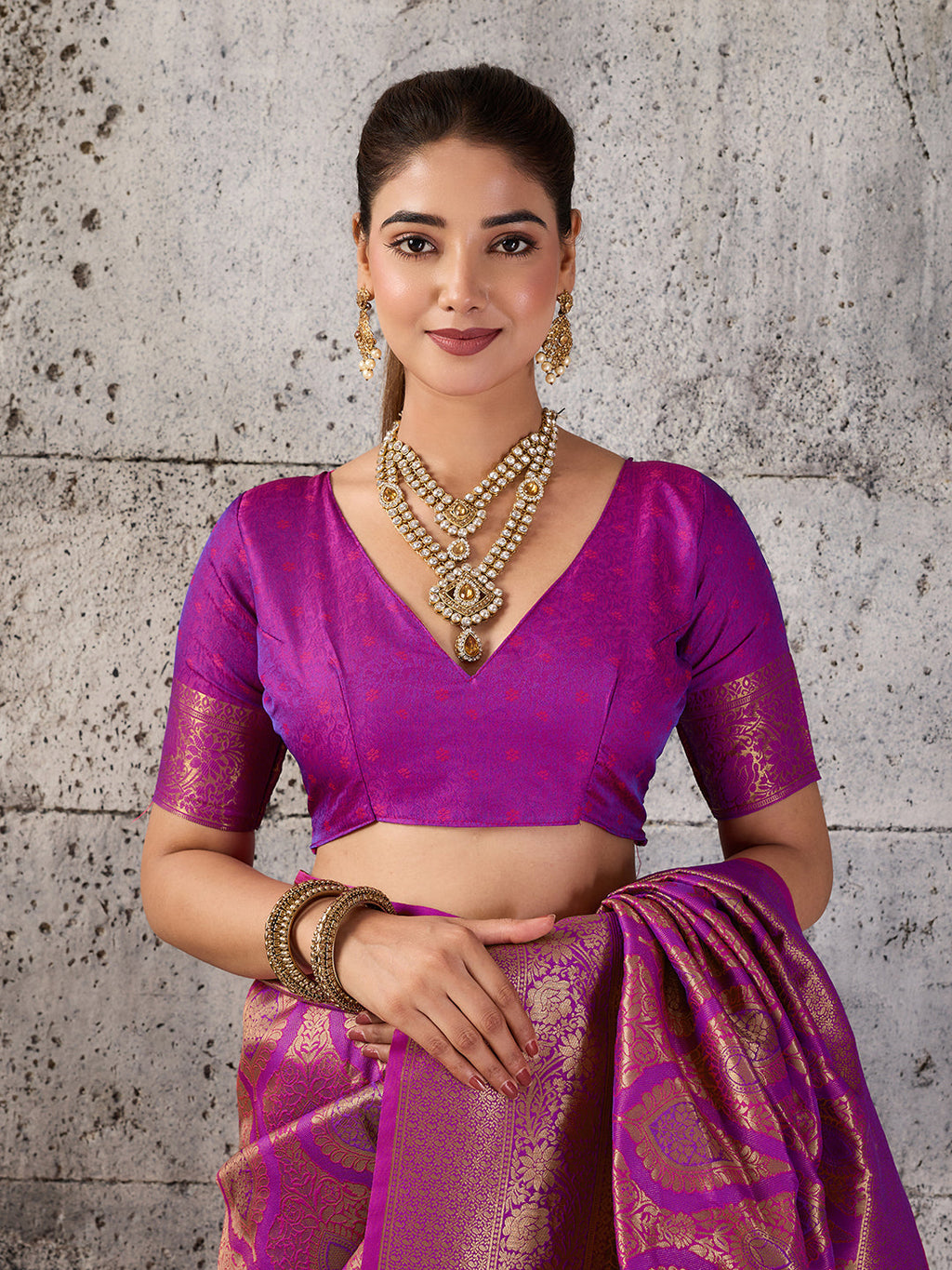 Magenta Kanjivaram Silk Blend Fancy Saree with Blouse Piece