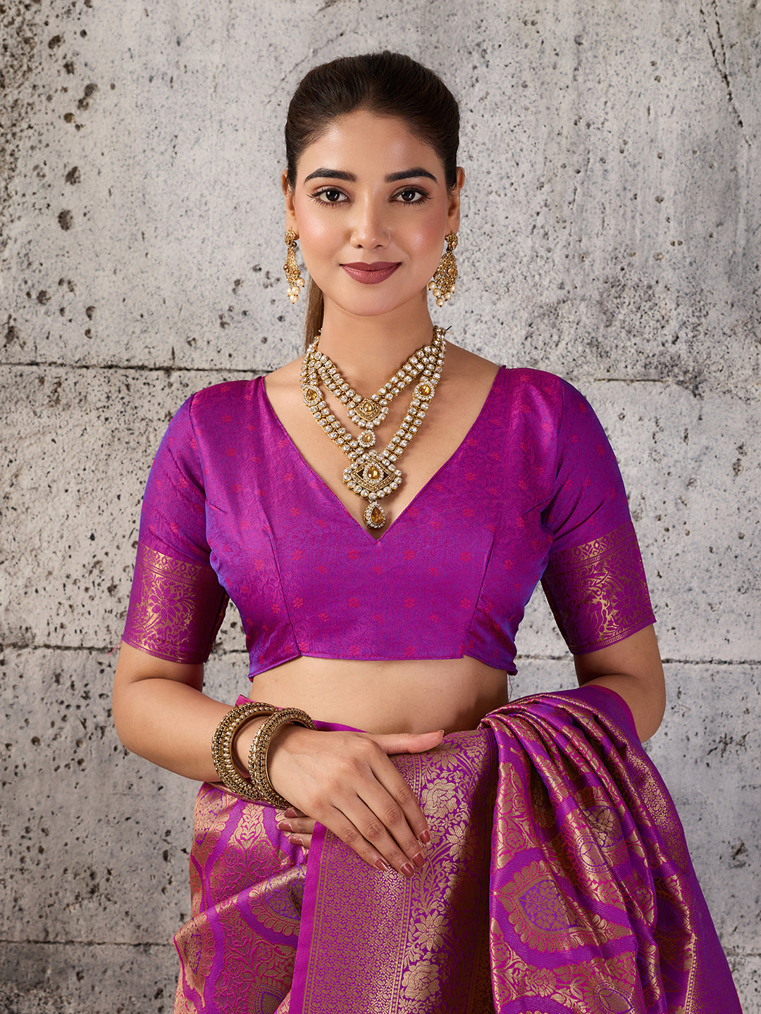 Magenta Kanjivaram Silk Blend Fancy Saree with Blouse Piece