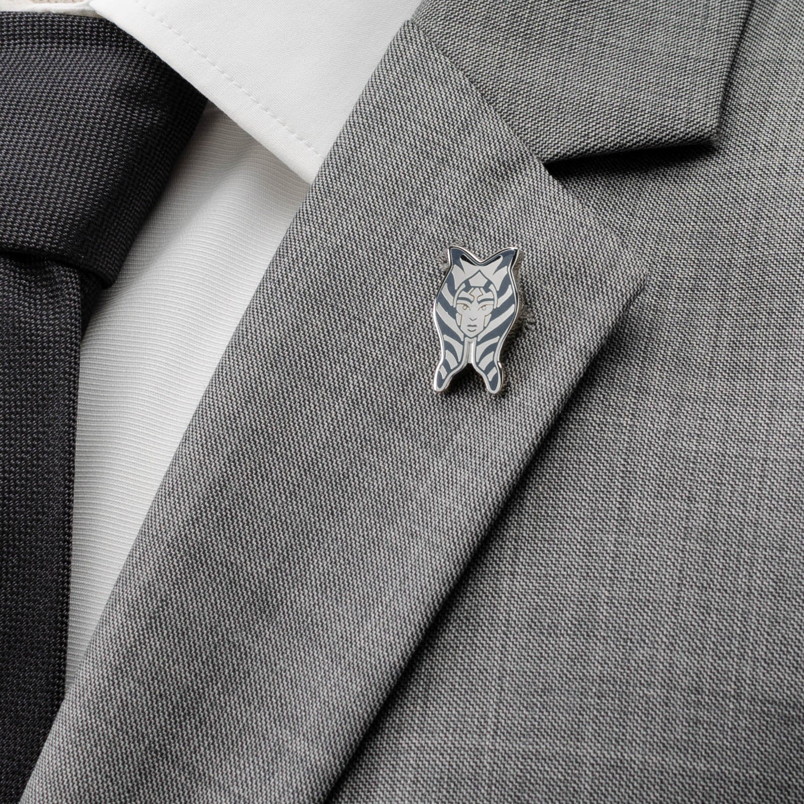Star Wars Ahsoka Tano Lapel Pin in Silver and Black Enamel - Image 2