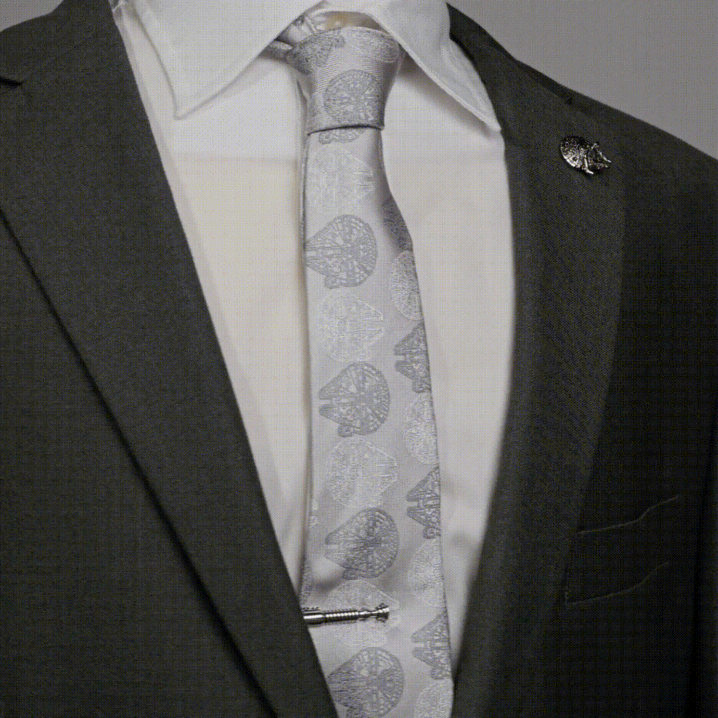 Star Wars Millennium Falcon White and Gray Pattern Silk Tie - Image 8
